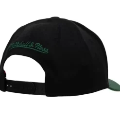 Mitchell & Ness Snapback-8 Bit Xl Classic Red Milwaukee Bucks