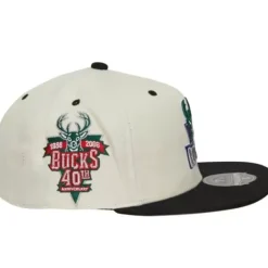 Mitchell & Ness Fitted-Cream Team Fitted Hwc Hat Milwaukee Bucks
