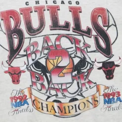 Men Mitchell & Ness Hoodies & Sweatshirts-Easy Cool Crewneck Sweatshirt Chicago Bulls