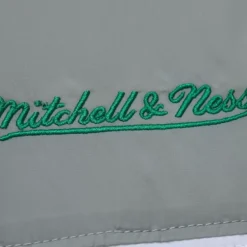 Men Mitchell & Ness Jackets & Outerwear-In The Clutch Puffer Jacket Vintage Logo Philadelphia Eagles