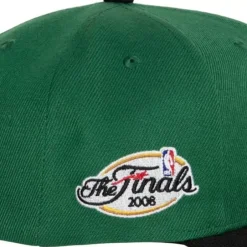 Mitchell & Ness Snapback-Patched Up Snapback Boston Celtics