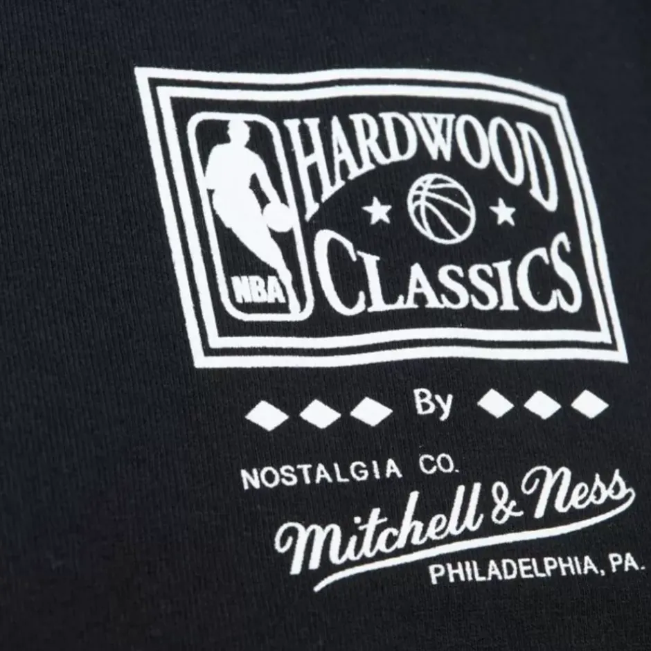 Men Mitchell & Ness T-Shirts & Tops-Rock On Tour Ss Tee Hwc Chicago Bulls