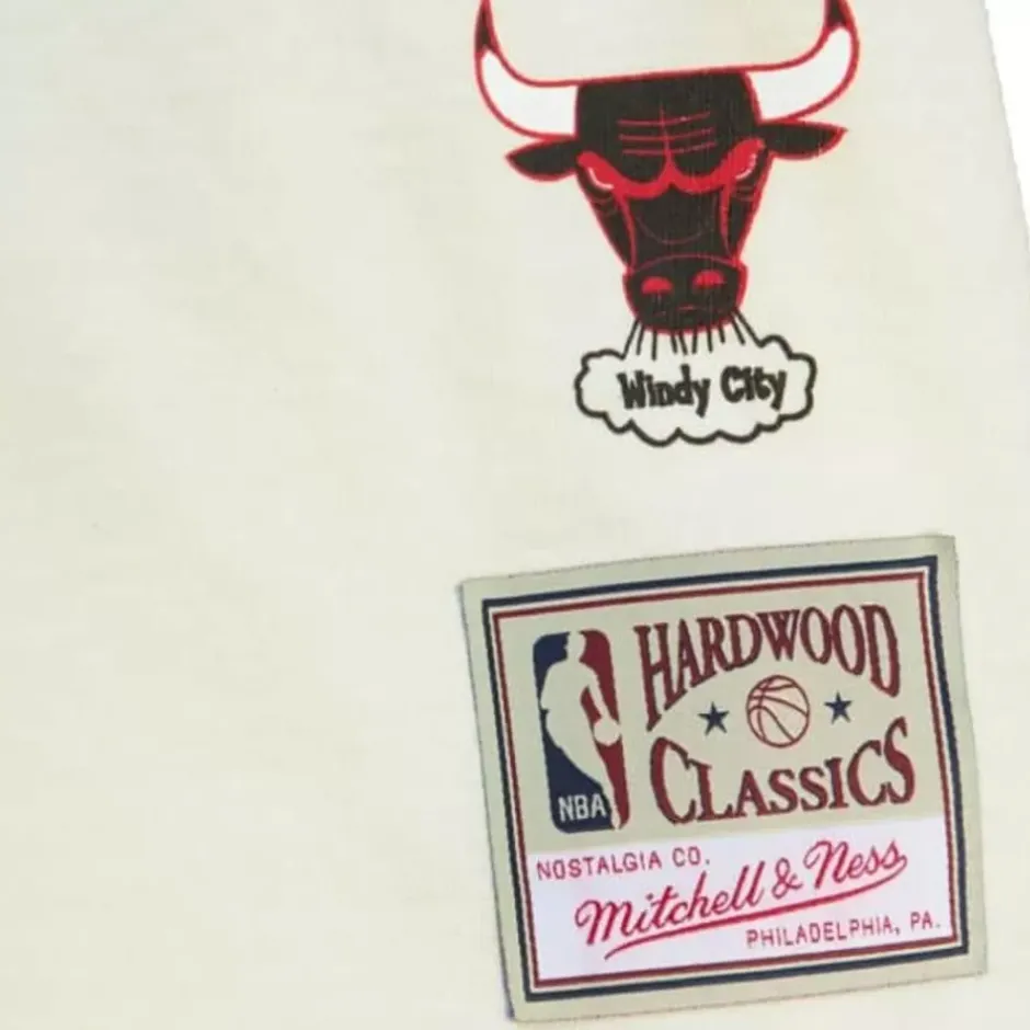 Men Mitchell & Ness T-Shirts & Tops-Sidewalk Sketch Ss Tee Hwc Chicago Bulls