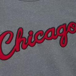 Men Mitchell & Ness Hoodies & Sweatshirts-Snow Washed Fleece Crew Chicago Bulls